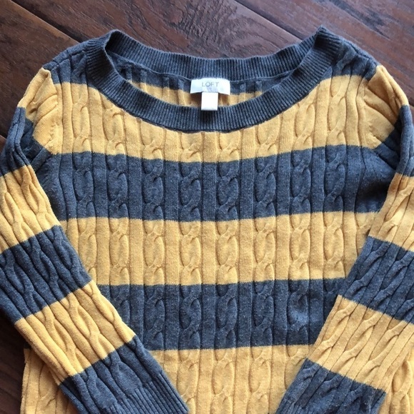 - Loft Sweater - Size Large - Picture 5 of 9